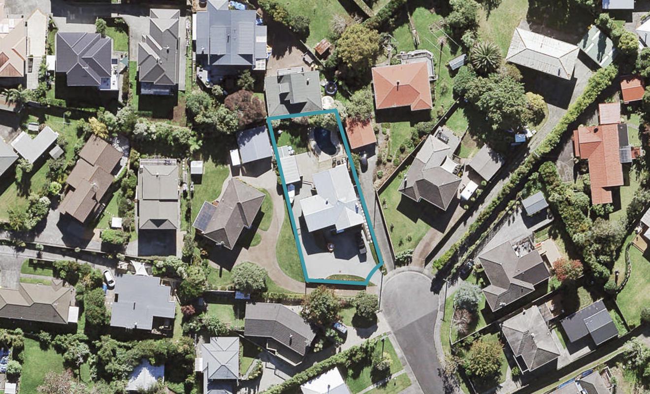 24 Tauhara Street, Green Bay, Auckland - Carousel 1