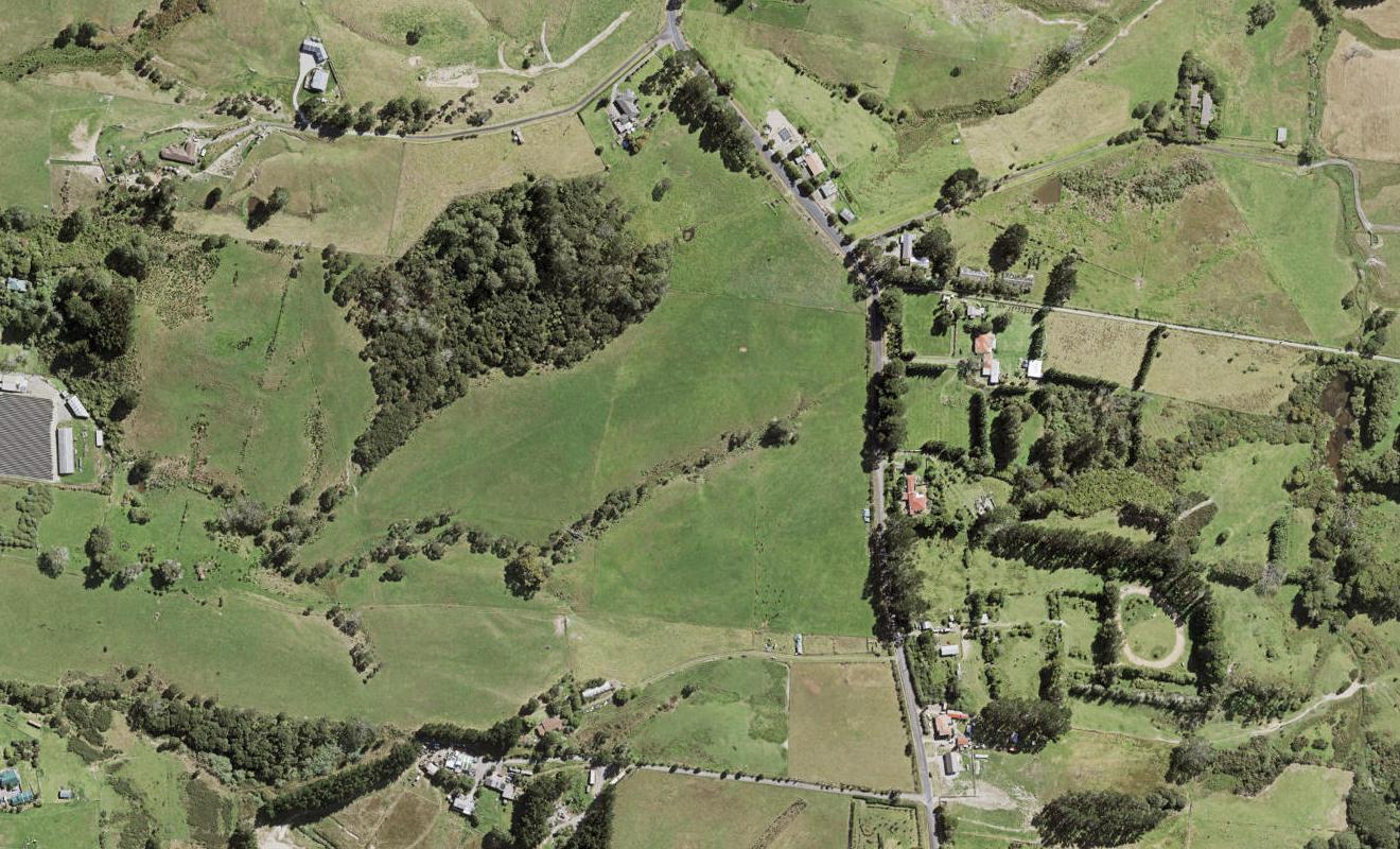 42 Amreins Road, Waitakere, Auckland - Carousel 1