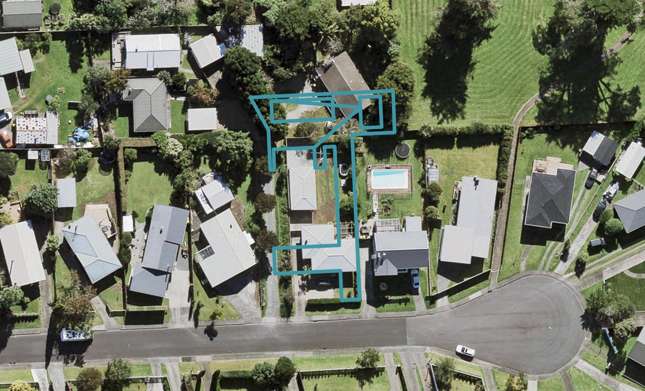 12B Clinton Avenue, Te Atatu Peninsula, Auckland - Carousel 1