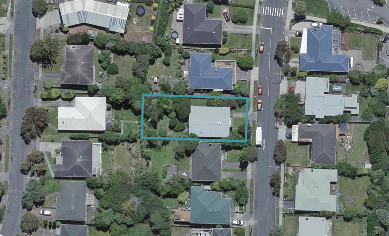 90 Redwood Avenue, Tawa, Wellington - Carousel 1