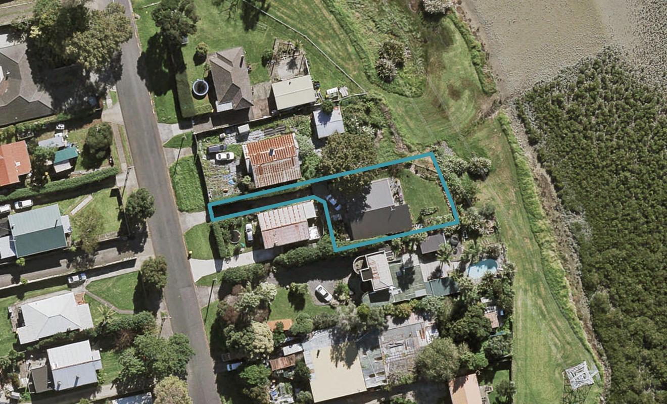 12A MONA AVE, Mangere Bridge, Auckland  - Carousel 1