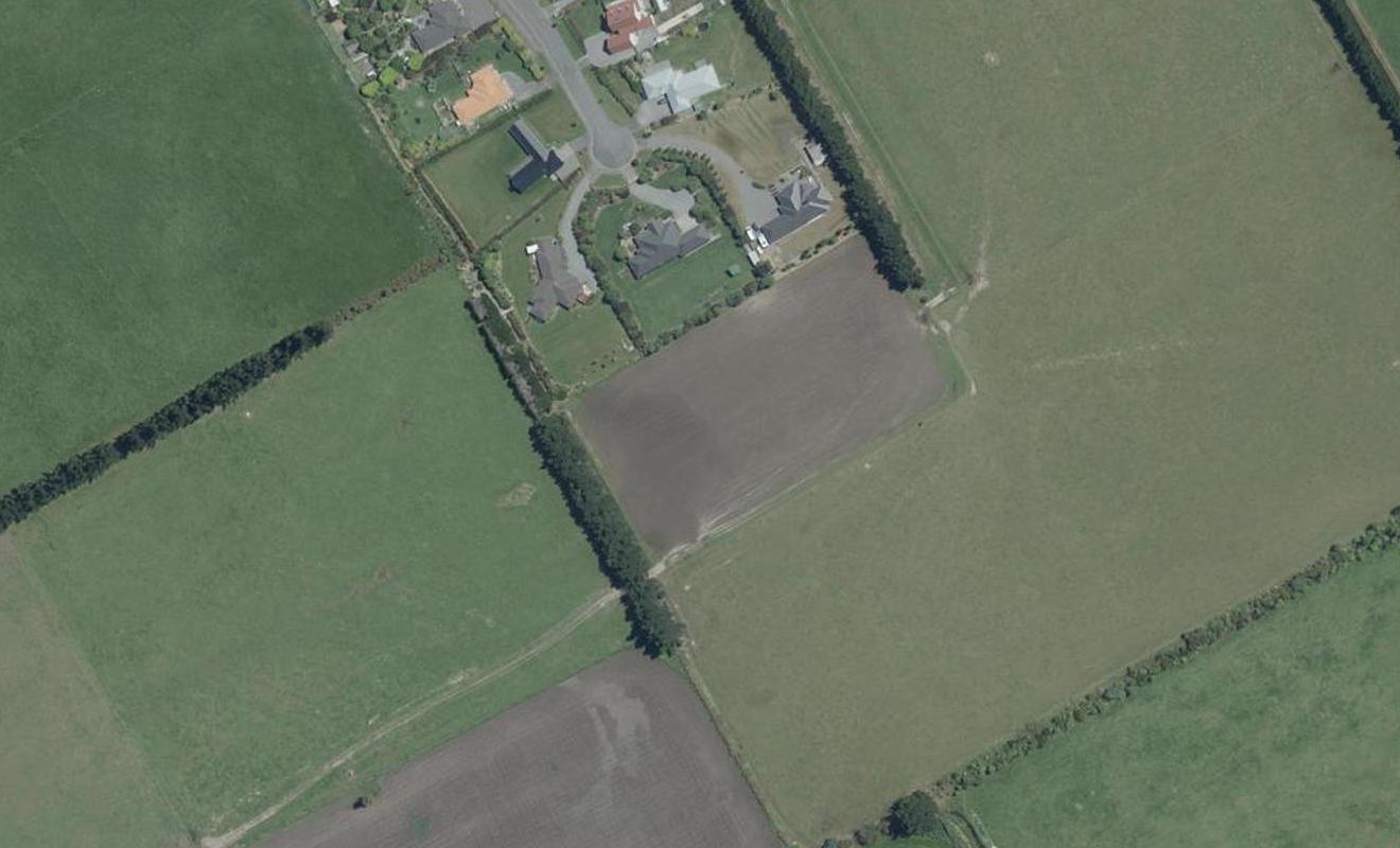 2 Roach Lane, Amberley, Amberley - Carousel 1