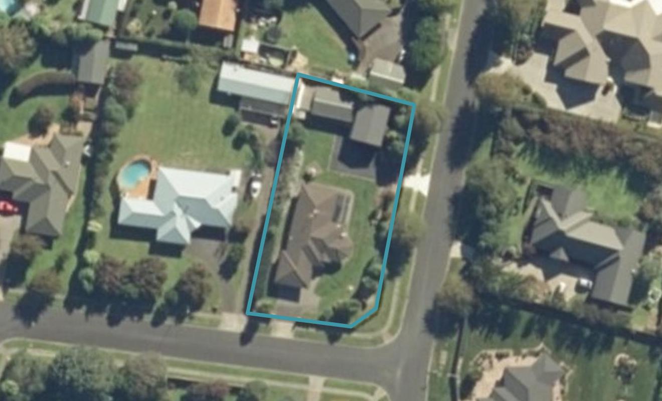 2 Shadbolt Drive, Leamington, Cambridge - Carousel 1