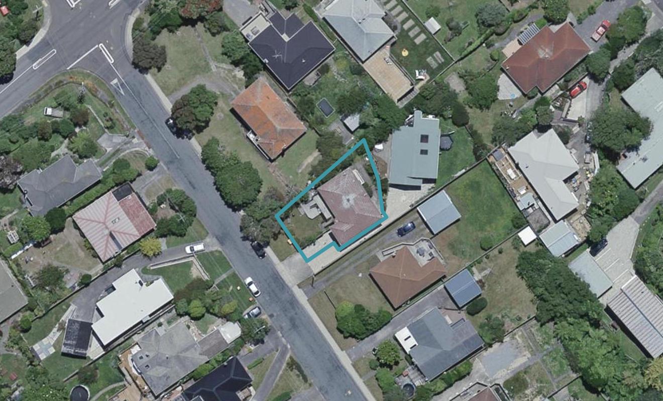19 Raroa Terrace, Tawa, Wellington - Carousel 1