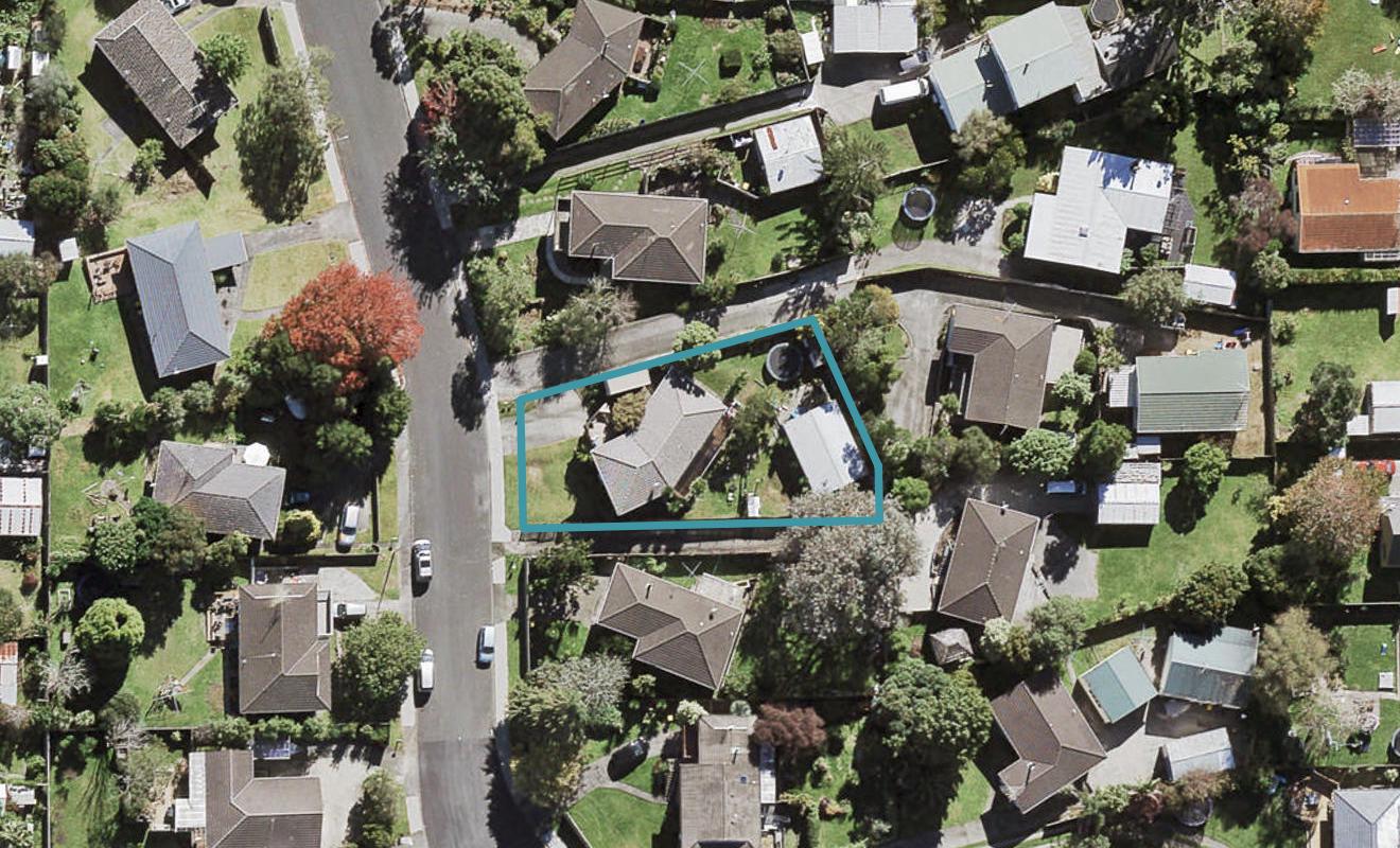 16 Fairdale Place, Birkdale, Auckland - Carousel 1