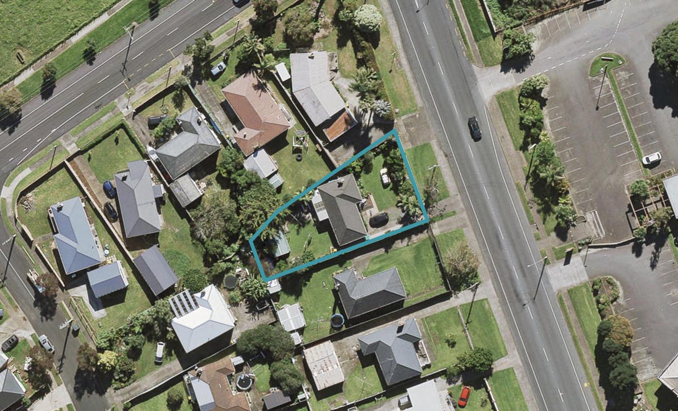108 Coronation Road, Mangere Bridge, Auckland - Carousel 1