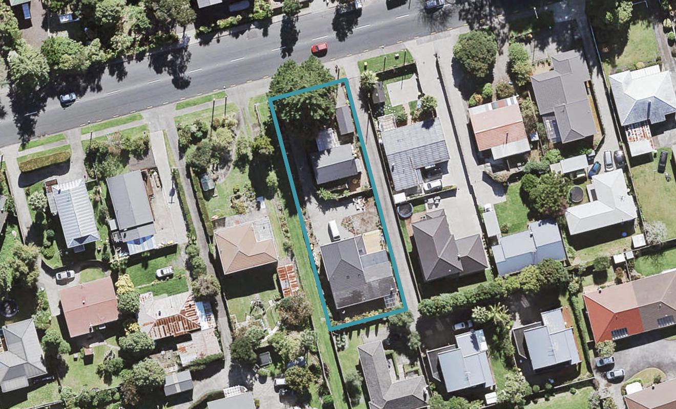 2/38 Godley Road, Green Bay, Auckland - Carousel 1