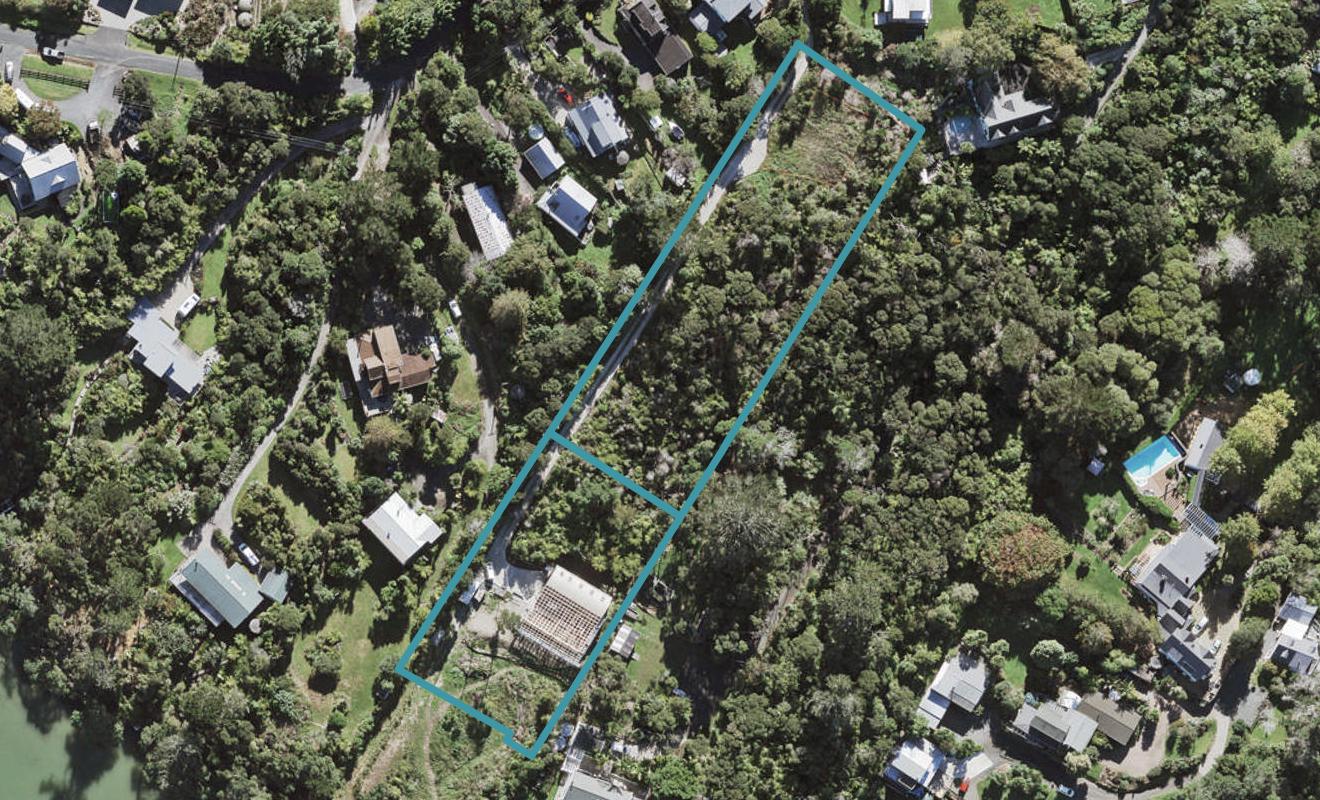 15A Chatham Avenue, Paremoremo, Auckland - Carousel 1
