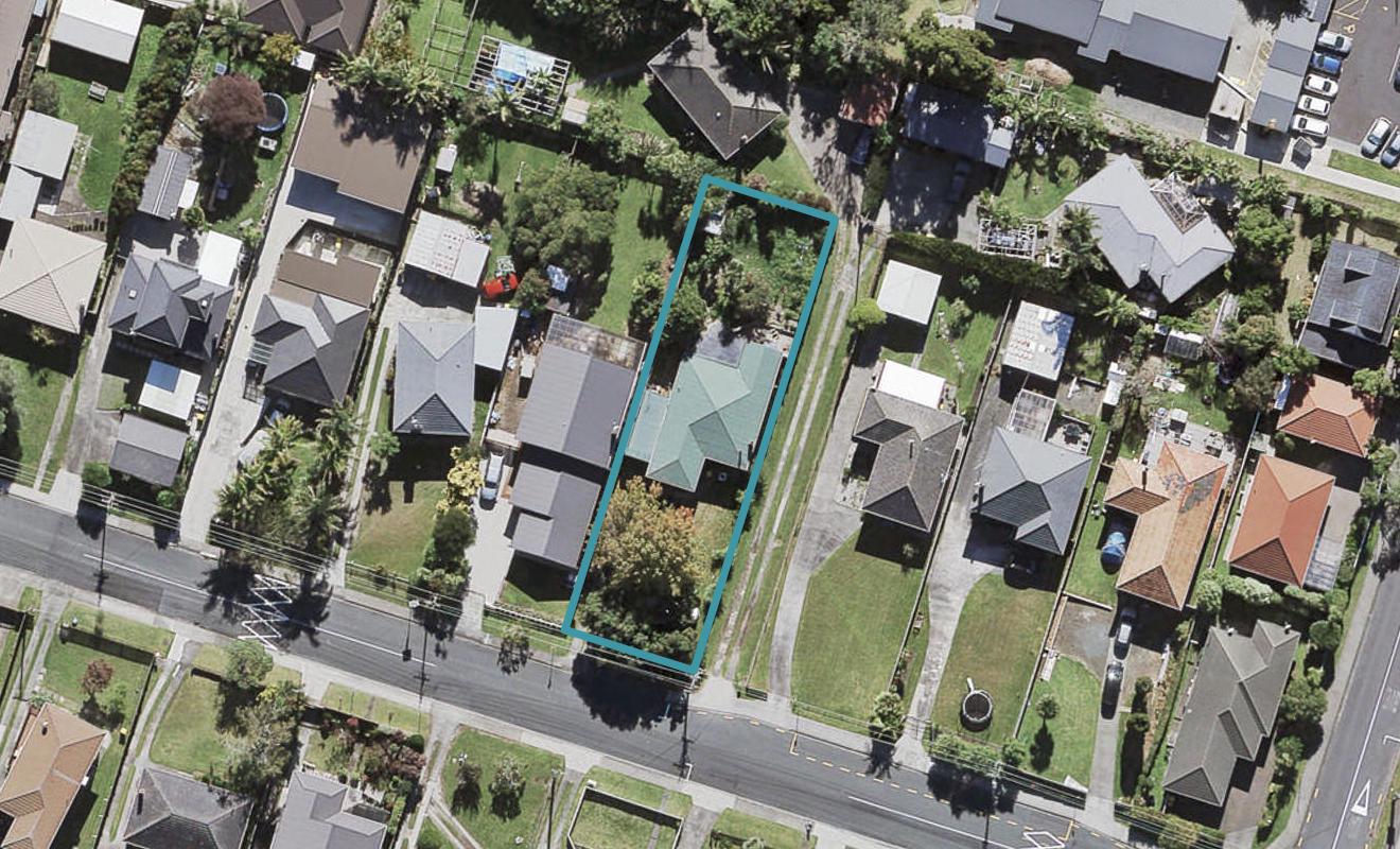 29 Strid Road, Te Atatu South, Auckland - Carousel 1