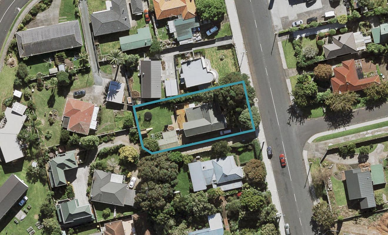 6 Coronation Road, Mangere Bridge, Auckland - Carousel 1