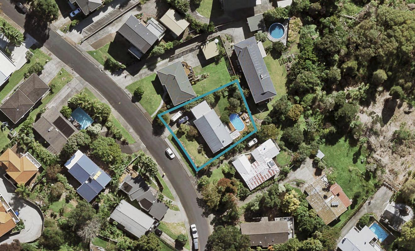 36 Deuxberry Avenue, Northcote, Auckland - Carousel 1