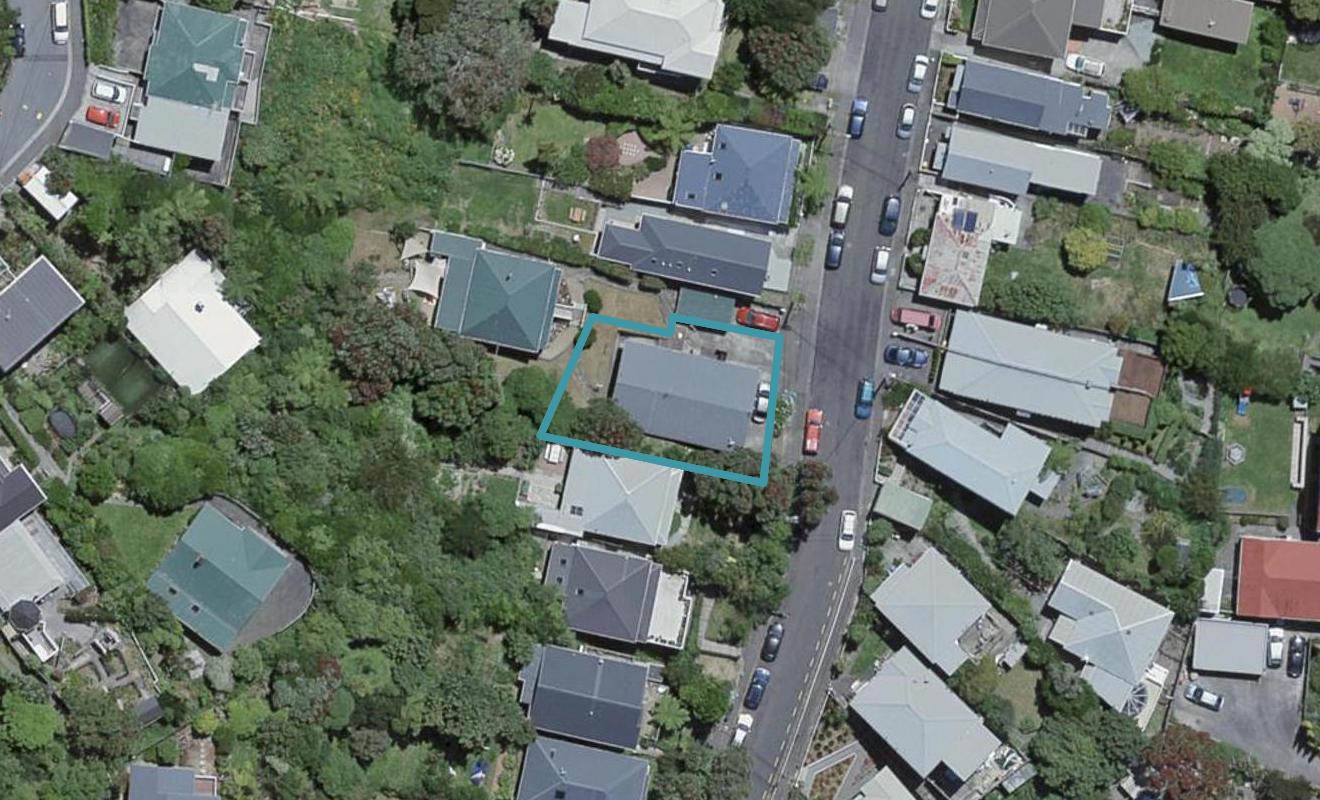 23B Charlotte Avenue, Brooklyn, Wellington - Carousel 1