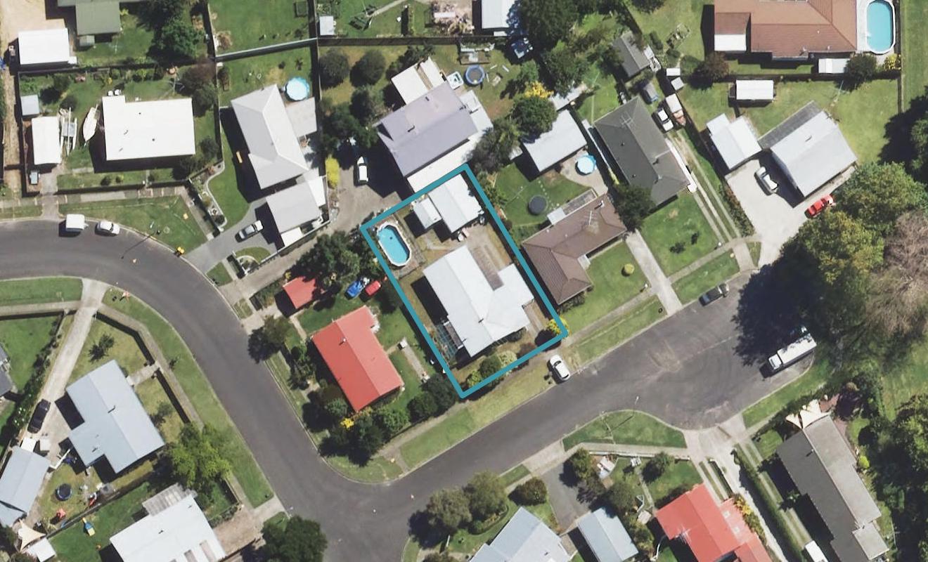 4 U'ren Place, Riverdale, Gisborne - Carousel 1