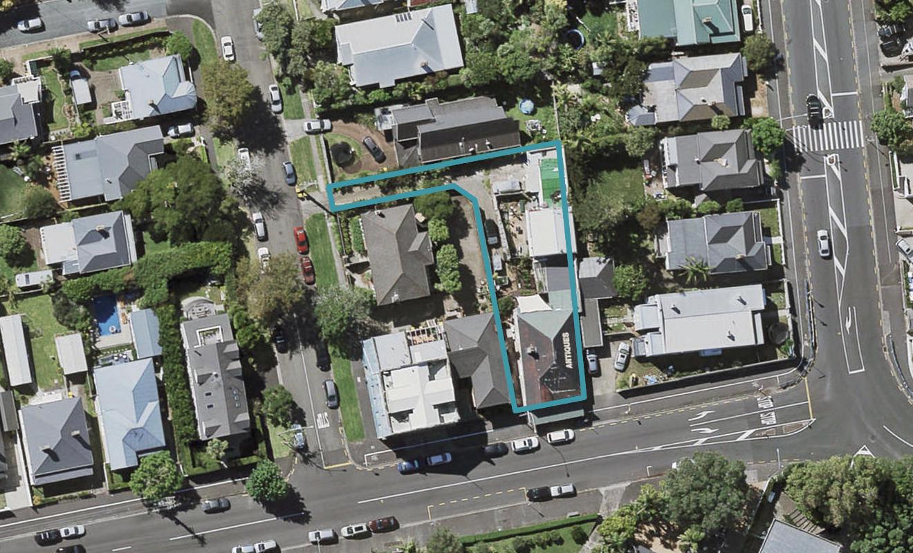 2/2 Calliope Road, Devonport, Auckland - Carousel 1