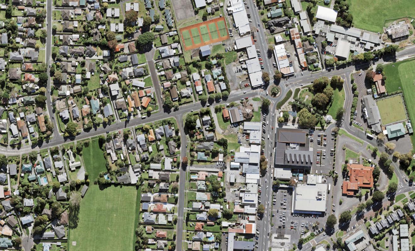 2/6 Taikata Road, Te Atatu Peninsula, Auckland - Carousel 1
