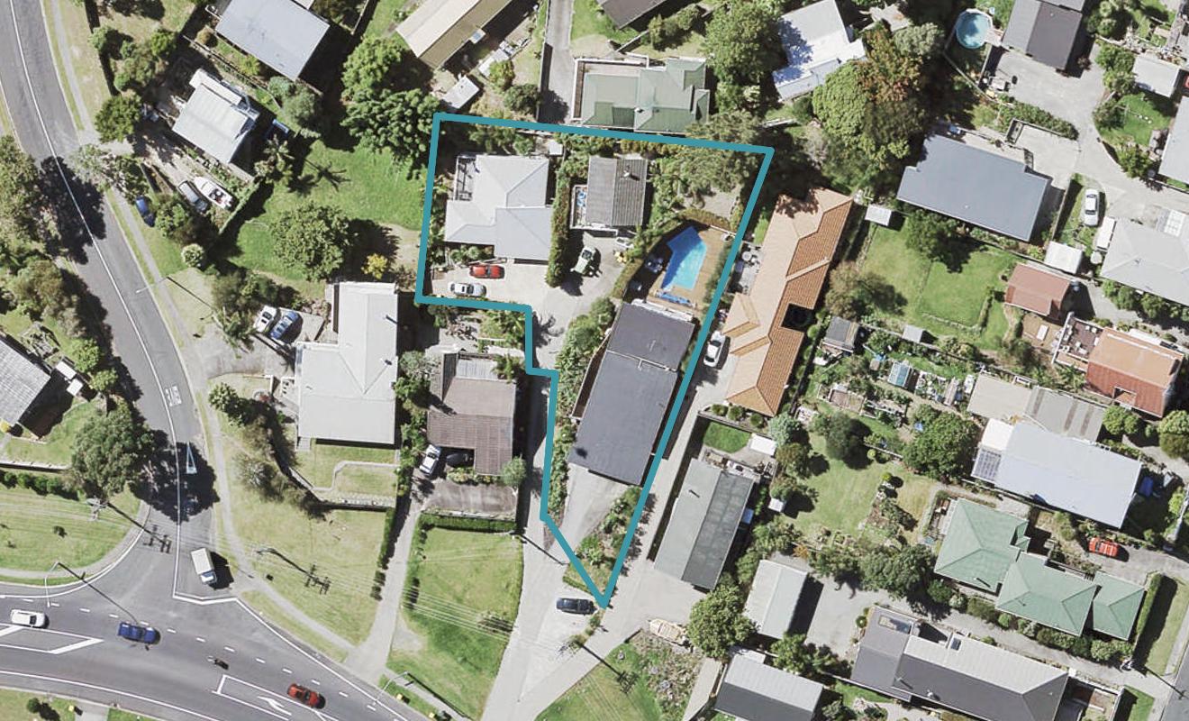 1/563 East Coast Road, Browns Bay, Auckland - Carousel 1