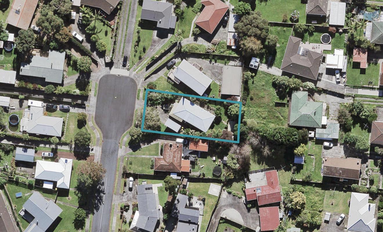 6 Orchid Place, Te Atatu South, Auckland - Carousel 1