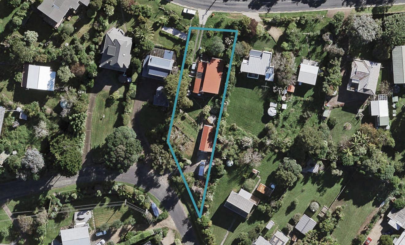 150 Ocean View Road, Oneroa, Waiheke Island - Carousel 1