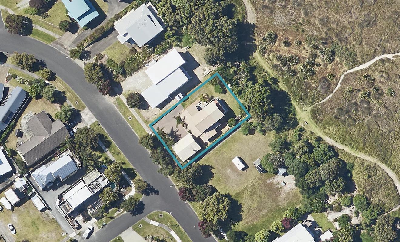 13 Bowentown Boulevard, Bowentown, Waihi Beach - Carousel 1