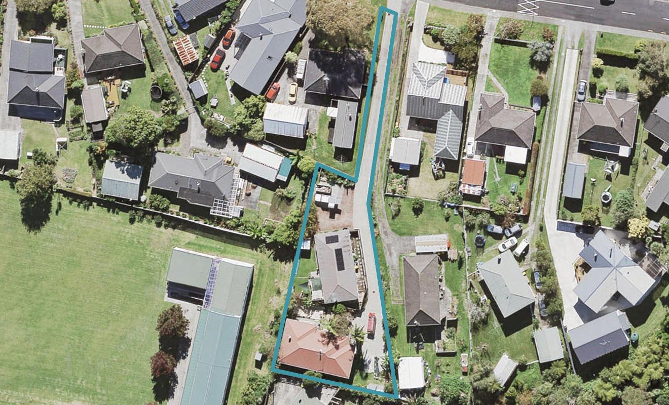 1/23 La Rosa Street, Green Bay, Auckland - Carousel 1