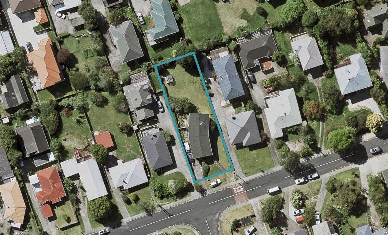 21 Bond Crescent, Forrest Hill, Auckland - Carousel 1