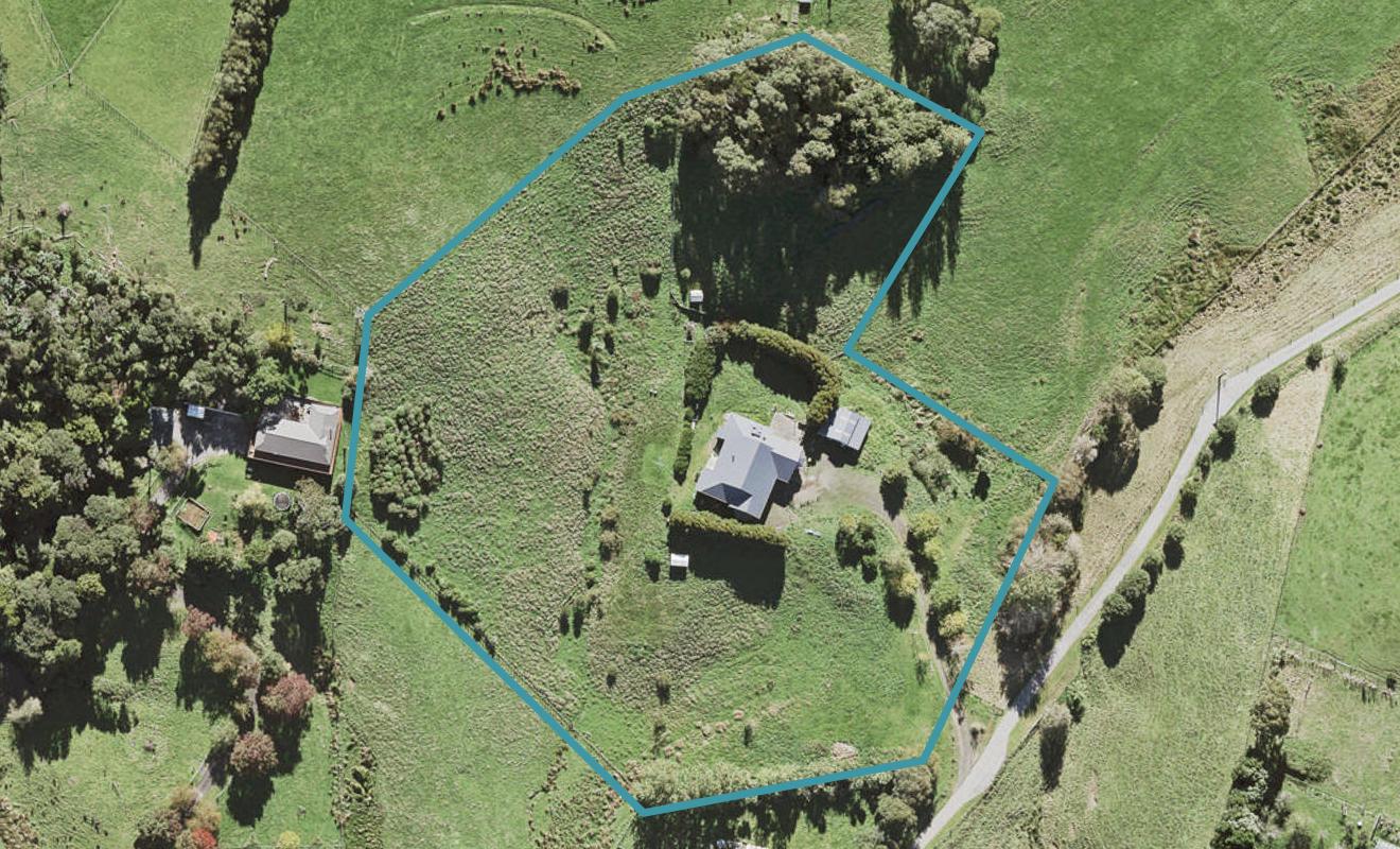 12A Wairere Road, Waitakere, Henderson - Carousel 1