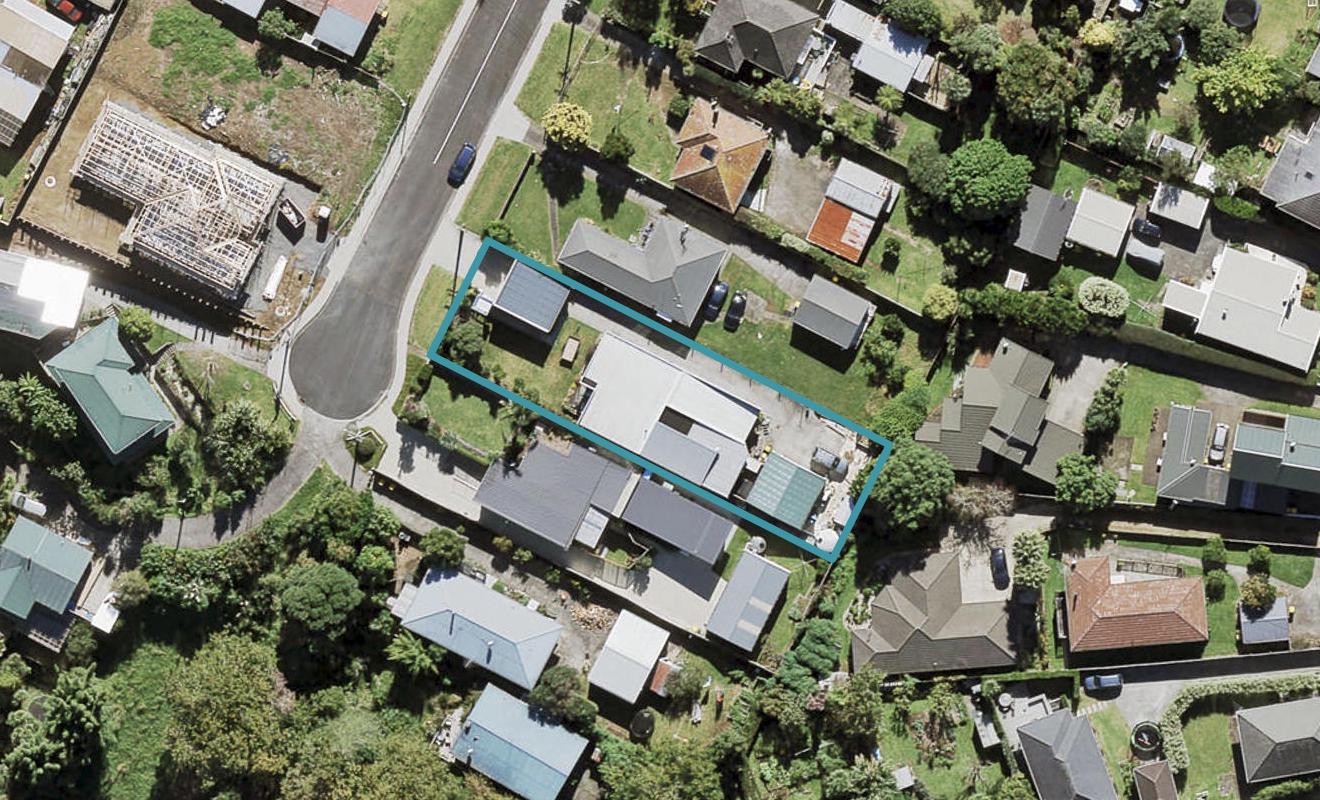 16 River Road, Te Atatu Peninsula, Auckland - Carousel 1