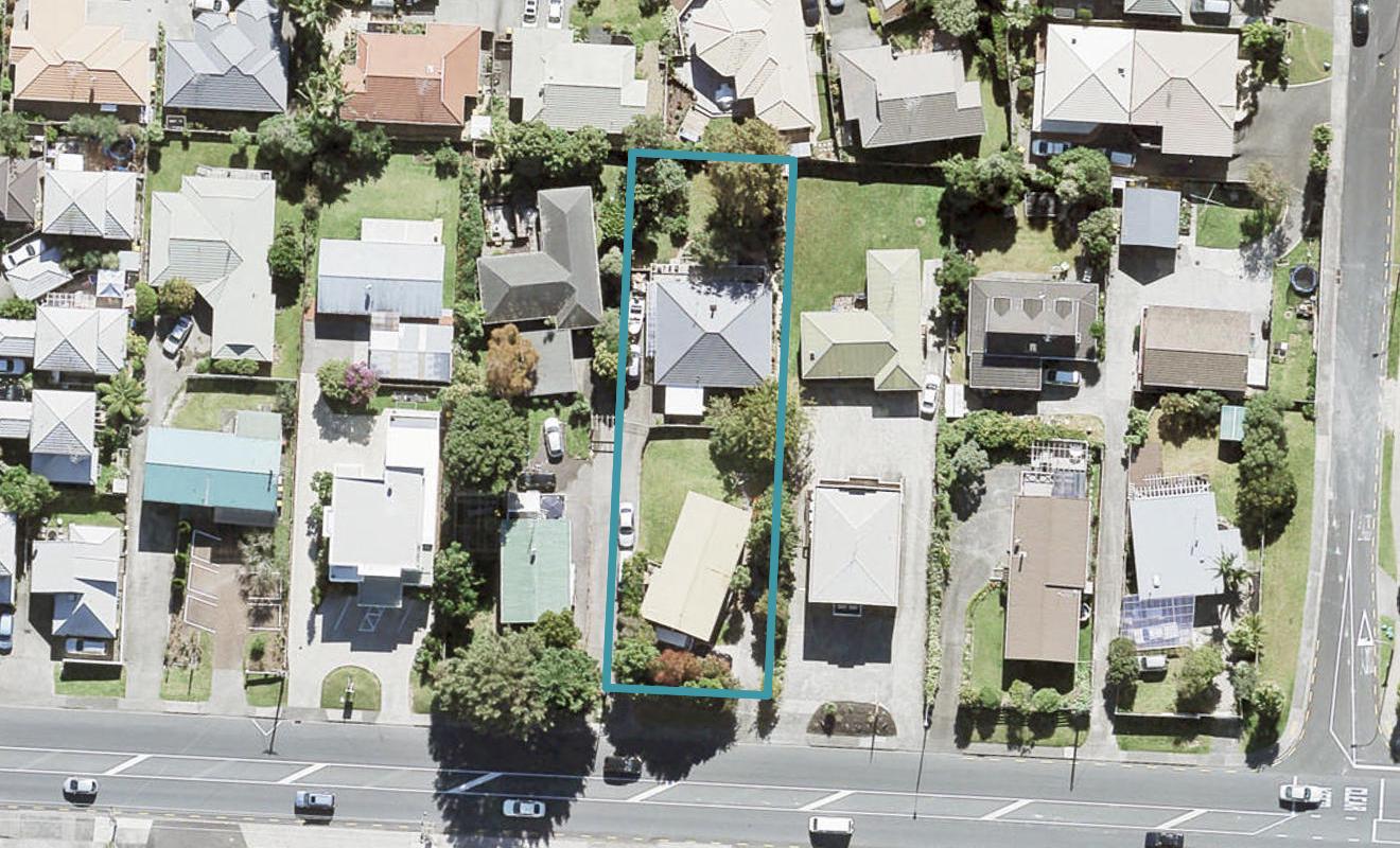 2/680 Whangaparaoa Road, Stanmore Bay, Whangaparaoa - Carousel 1