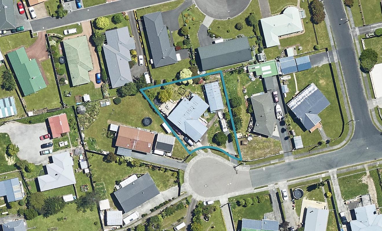23 Fenruss Street, Fairy Springs, Rotorua - Carousel 1