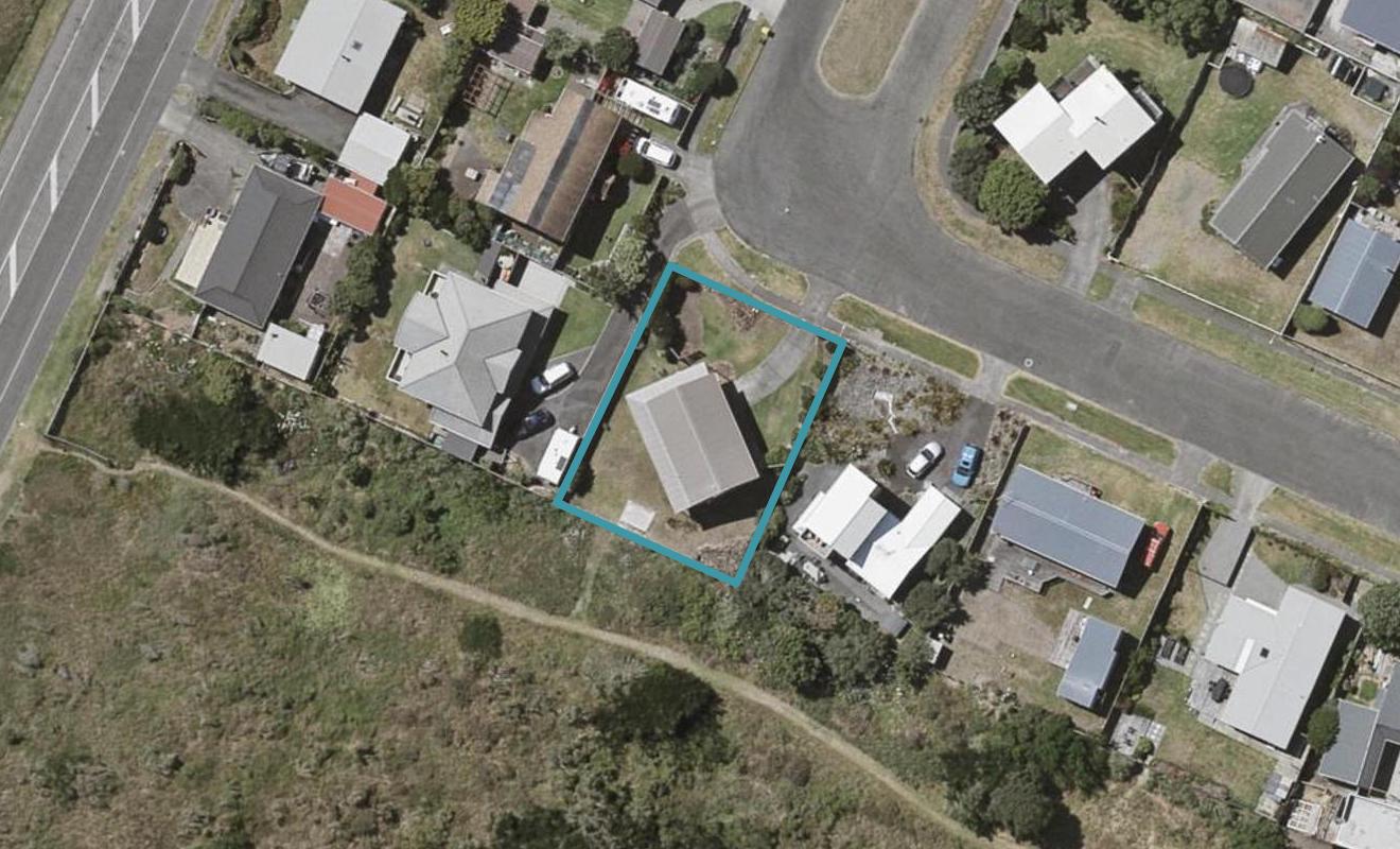 10 Scott Avenue, Otaki Beach, Otaki - Carousel 1