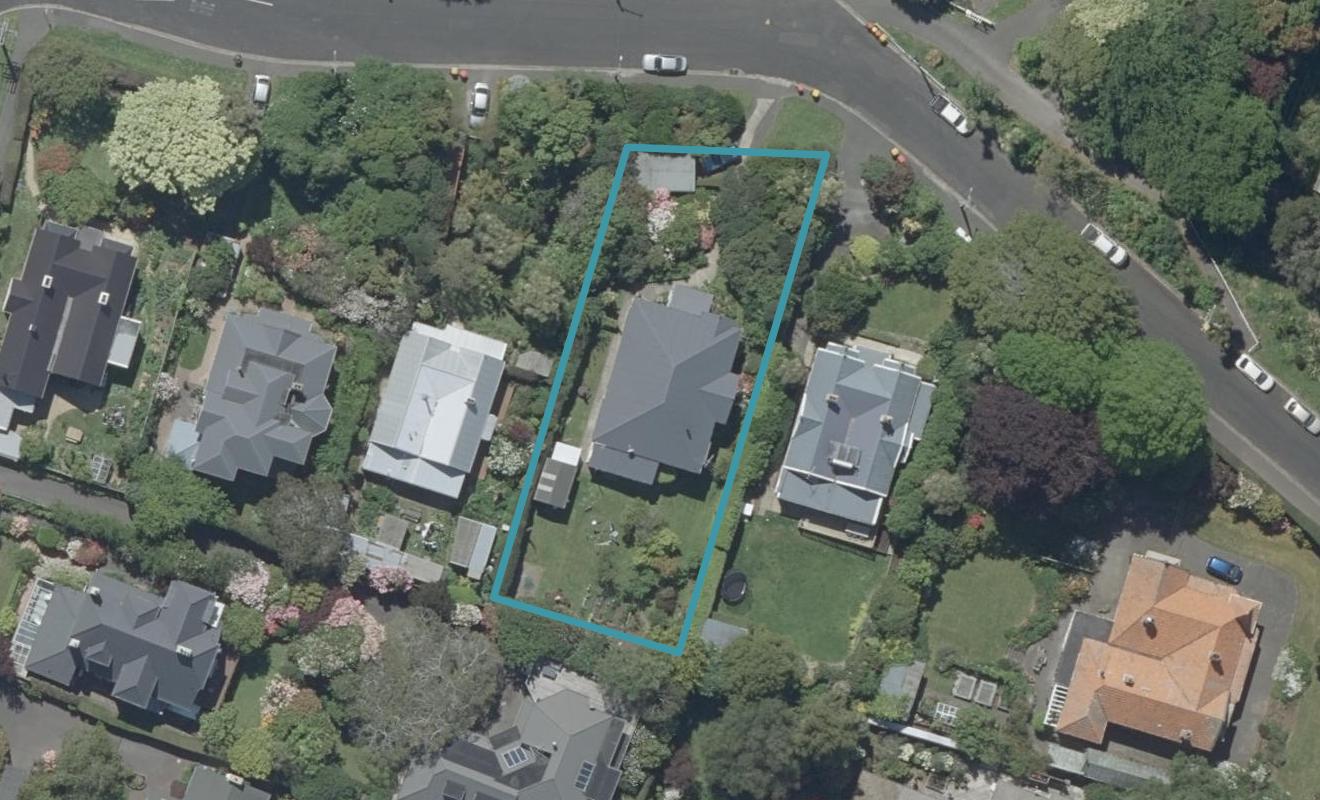 8 Alison Crescent, Belleknowes, Dunedin - Carousel 1