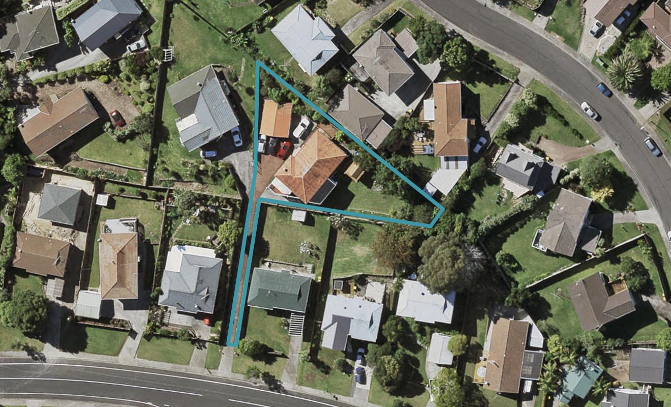 38 Trias Road, Totara Vale, Auckland - Carousel 1