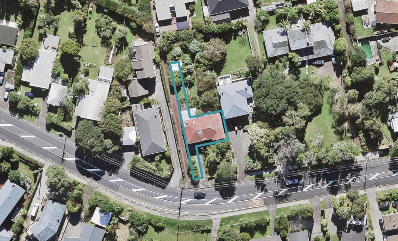147B Golf Road, Titirangi, Auckland - Carousel 1