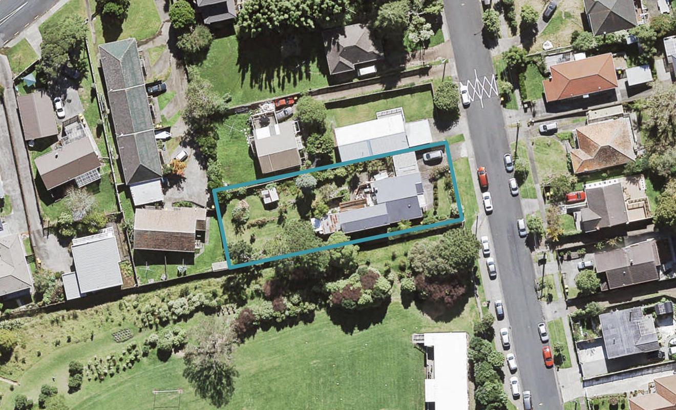 7 Arahoe Road, New Lynn, Auckland - Carousel 1