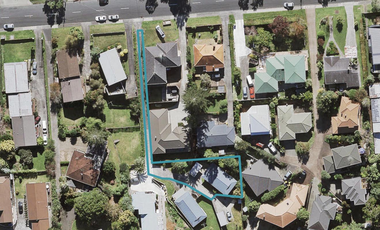 9C Tirimoana Road, Te Atatu South, Auckland - Carousel 1