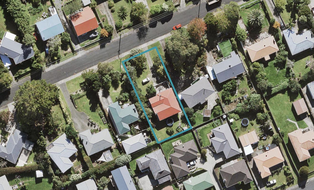 47 Sylvan Crescent, Te Atatu South, Auckland - Carousel 1