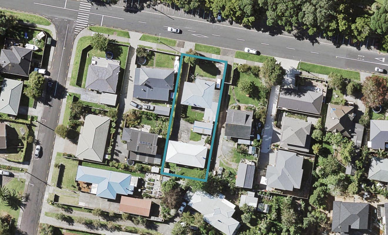 51B Paparoa Road, Cockle Bay, Auckland - Carousel 1