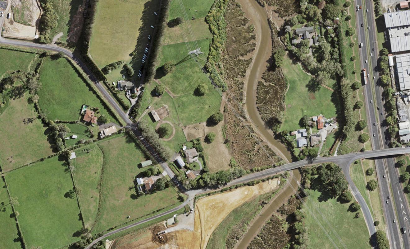 7 Whakaruru Lane, Karaka, Papakura - Carousel 1