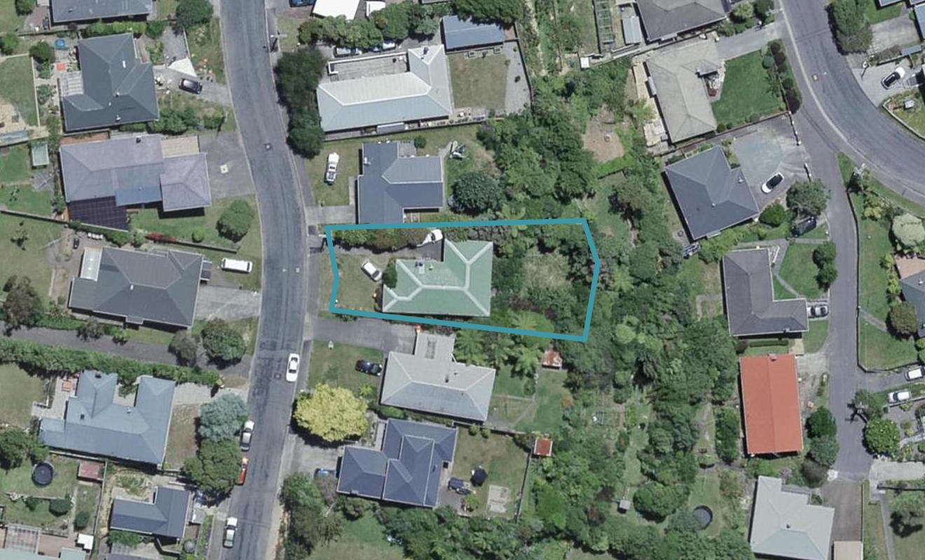 67 Kiwi Crescent, Tawa, Wellington - Carousel 1