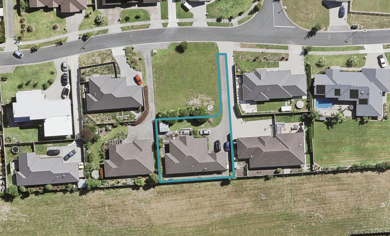 8 Maple Lane, Huapai, Kumeu - Carousel 1