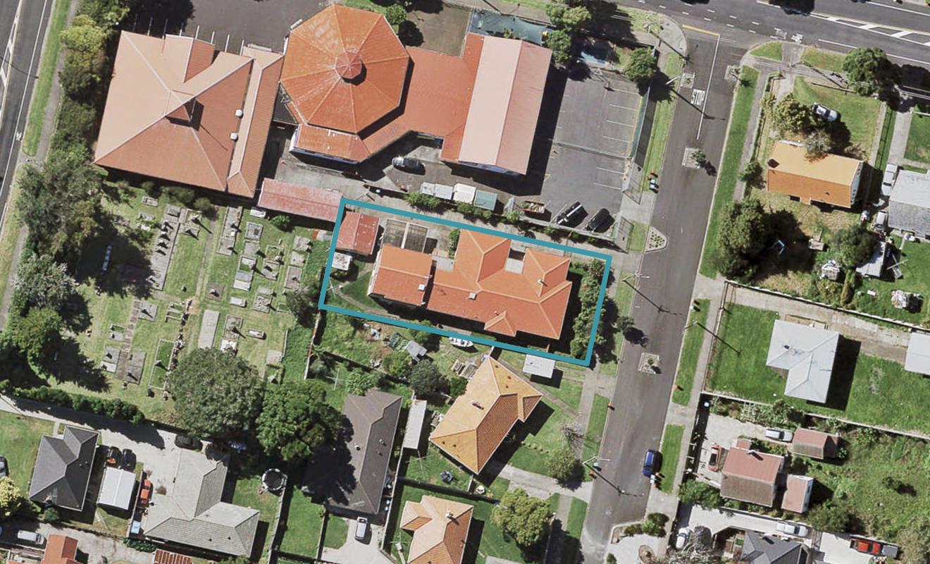 5 Ropata Avenue, Point England, Auckland - Carousel 1