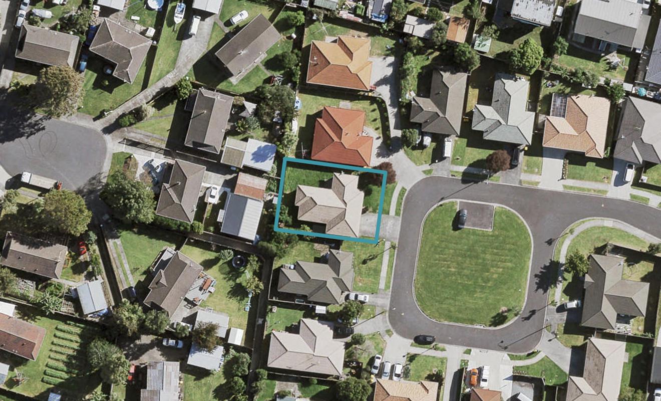 15 Piriti Place, Weymouth, Auckland - Carousel 1