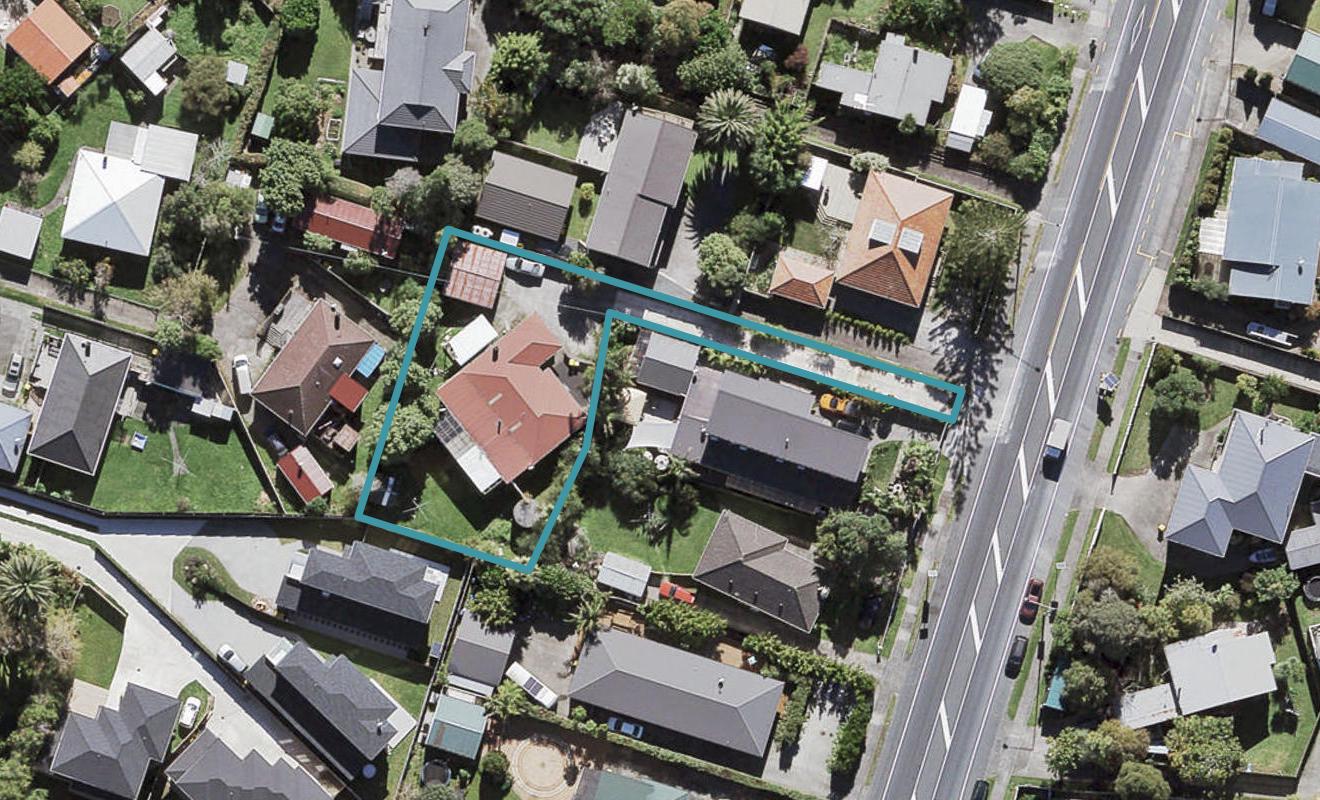 192 Te Atatu Road, Te Atatu South, Auckland - Carousel 1