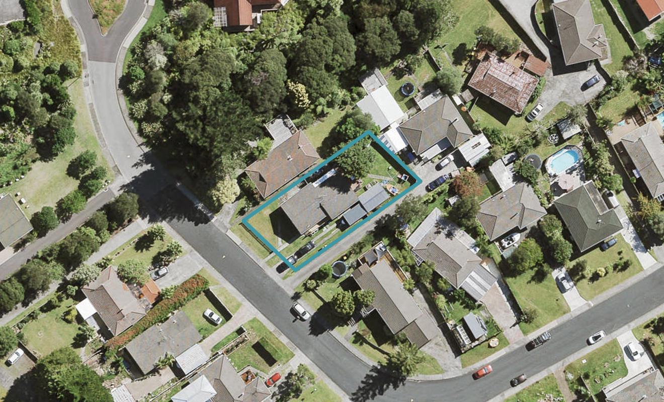 45 Staincross Street, Green Bay, Auckland - Carousel 1