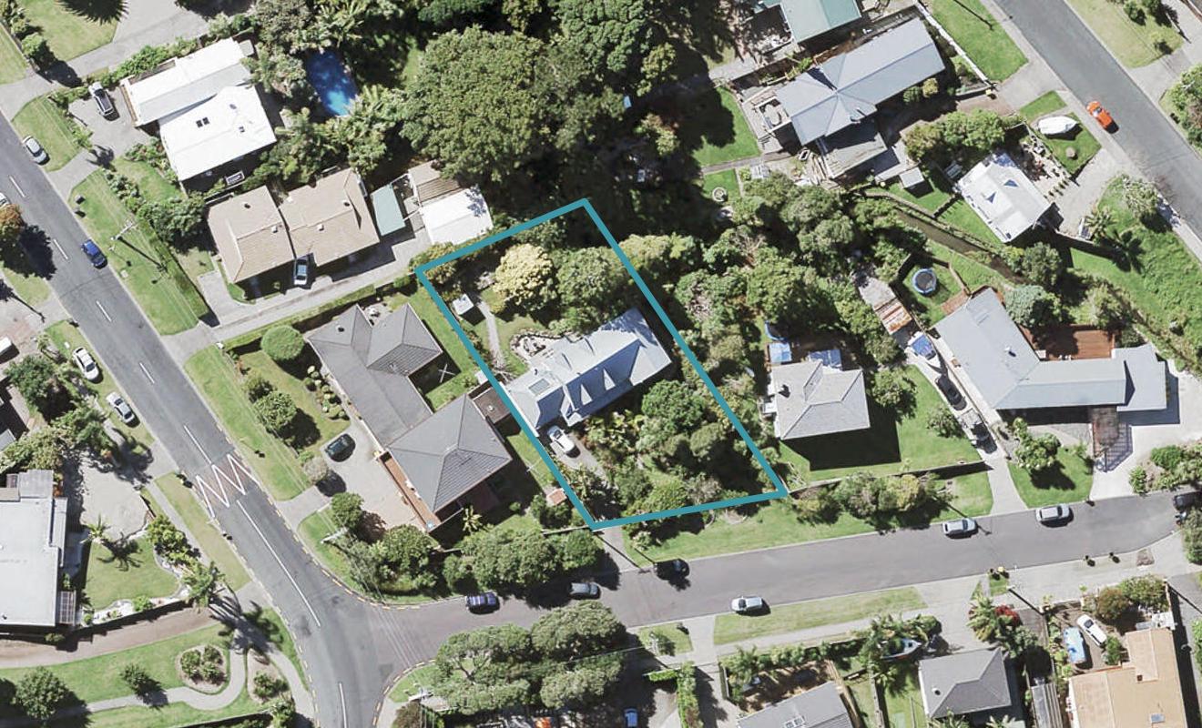 13 Westbourne Road, Murrays Bay, Auckland - Carousel 1