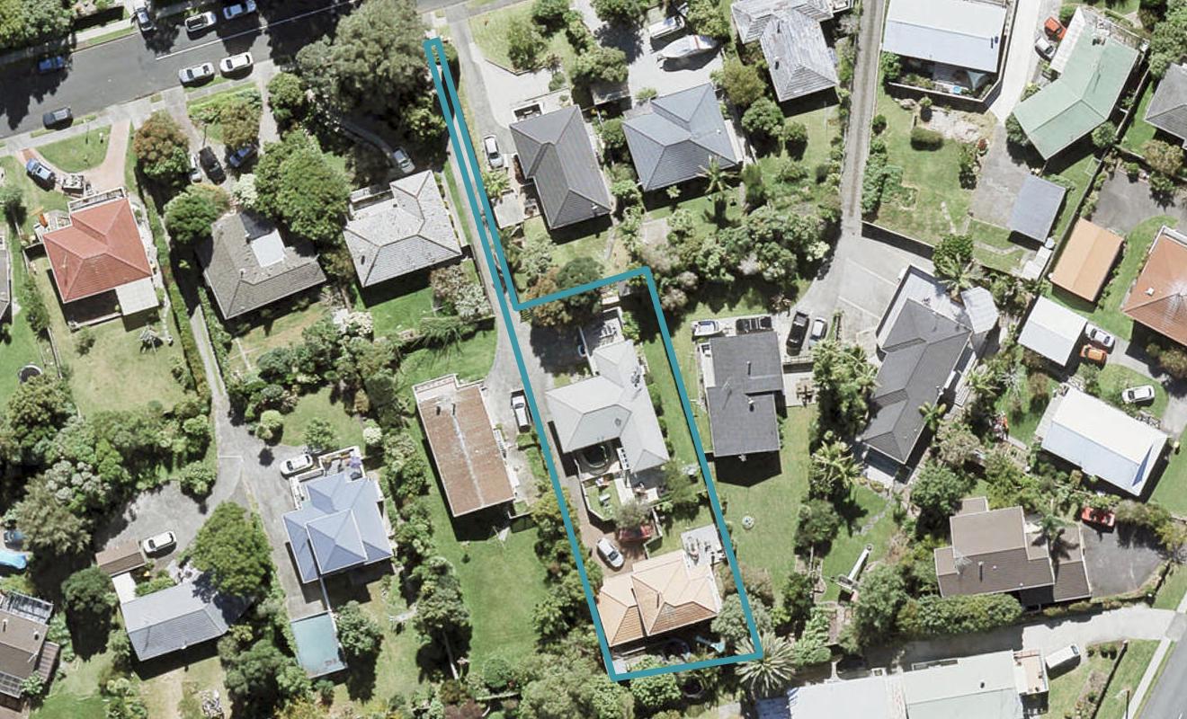 2/15 Weatherly Road, Torbay, Auckland - Carousel 1