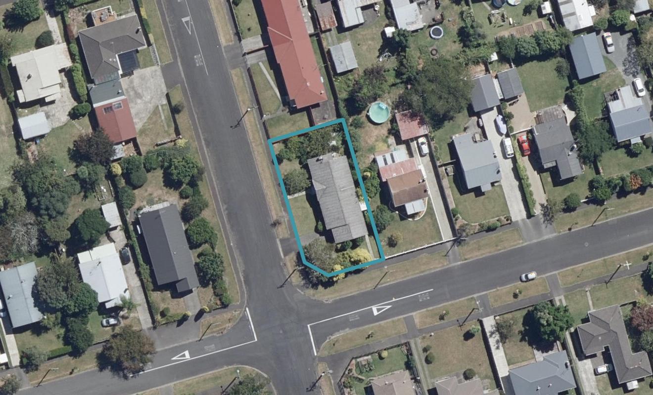 21 Oxford Street, Fairfield, Hamilton - Carousel 1