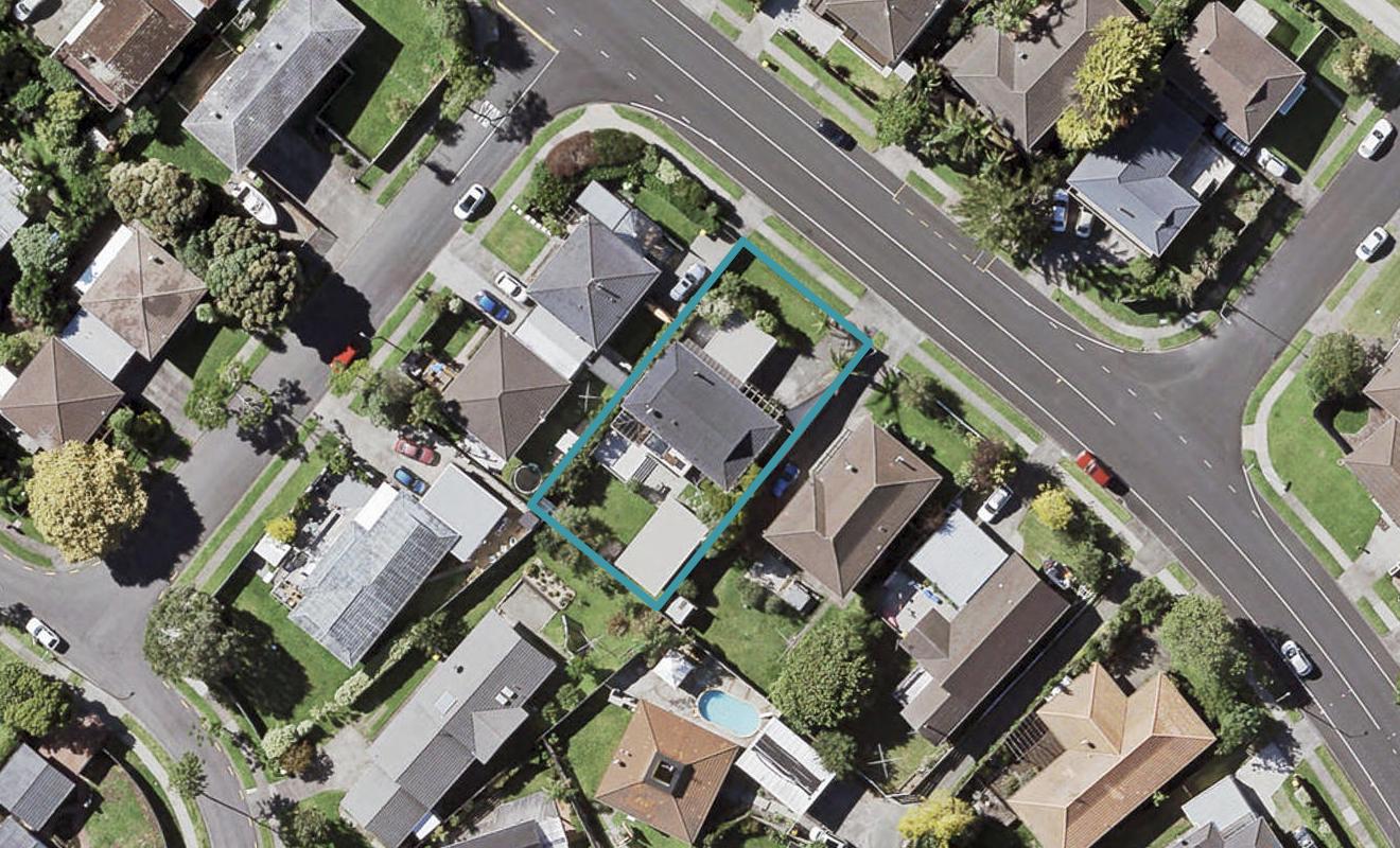 83 Prince Regent Drive, Half Moon Bay, Auckland - Carousel 1