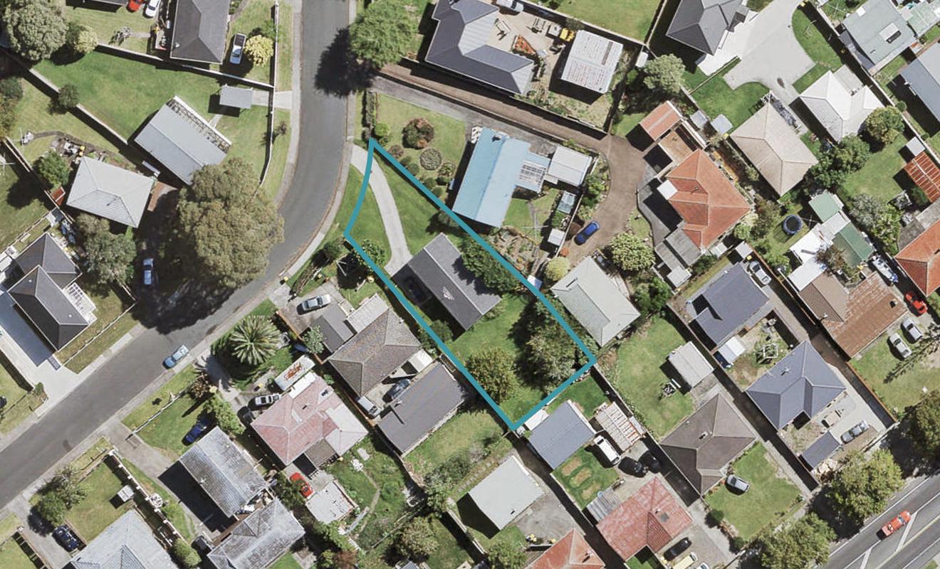 14 Coburg Street, Henderson, Auckland - Carousel 1