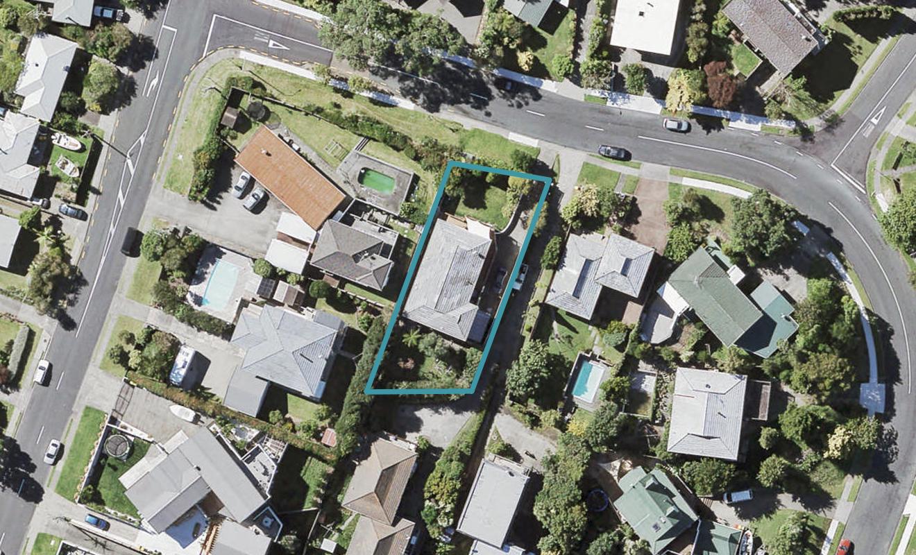 2 Helvetia Drive, Browns Bay, Auckland - Carousel 1